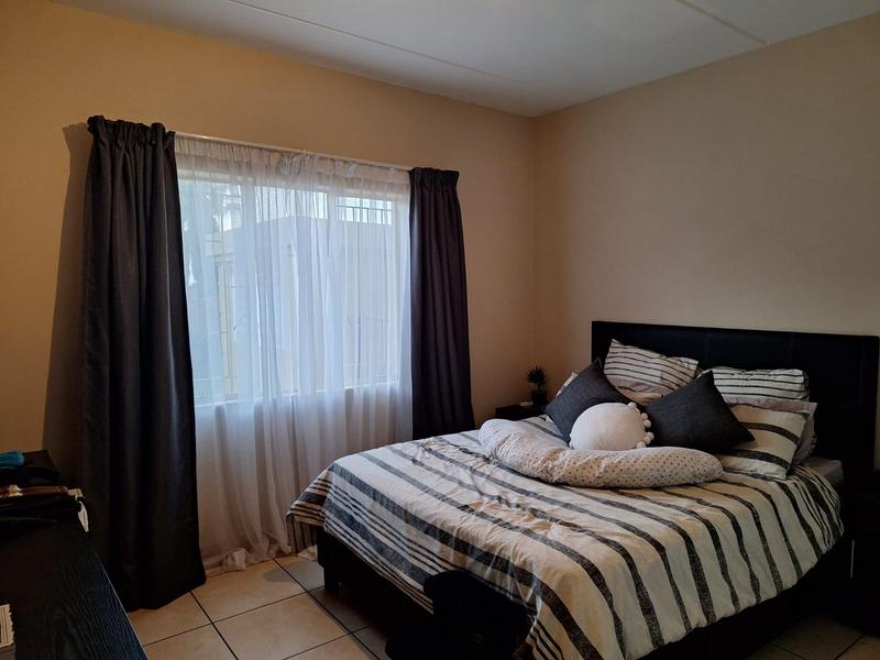 To Let 2 Bedroom Property for Rent in Petersfield Gauteng