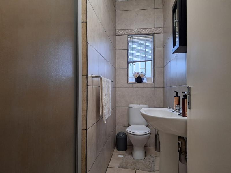 To Let 2 Bedroom Property for Rent in Petersfield Gauteng