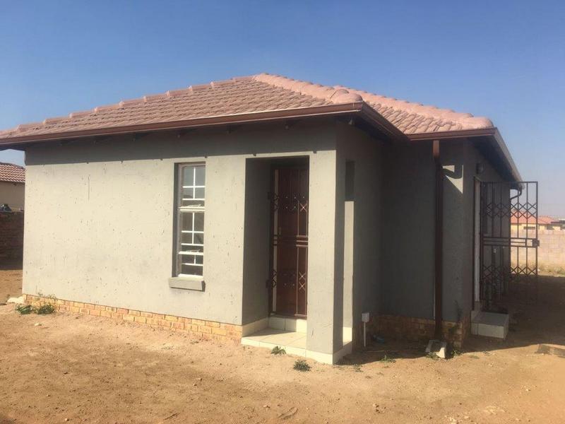 To Let 3 Bedroom Property for Rent in Azaadville Gauteng