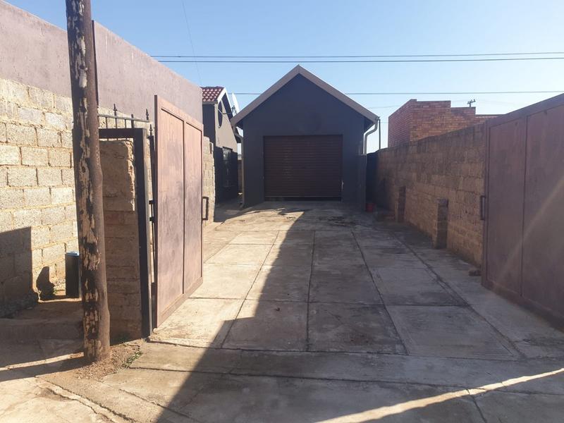 To Let 3 Bedroom Property for Rent in Dobsonville Gardens Gauteng