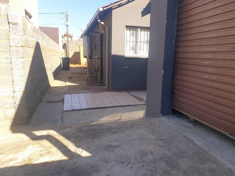 To Let 3 Bedroom Property for Rent in Dobsonville Gardens Gauteng