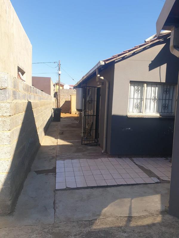 To Let 3 Bedroom Property for Rent in Dobsonville Gardens Gauteng