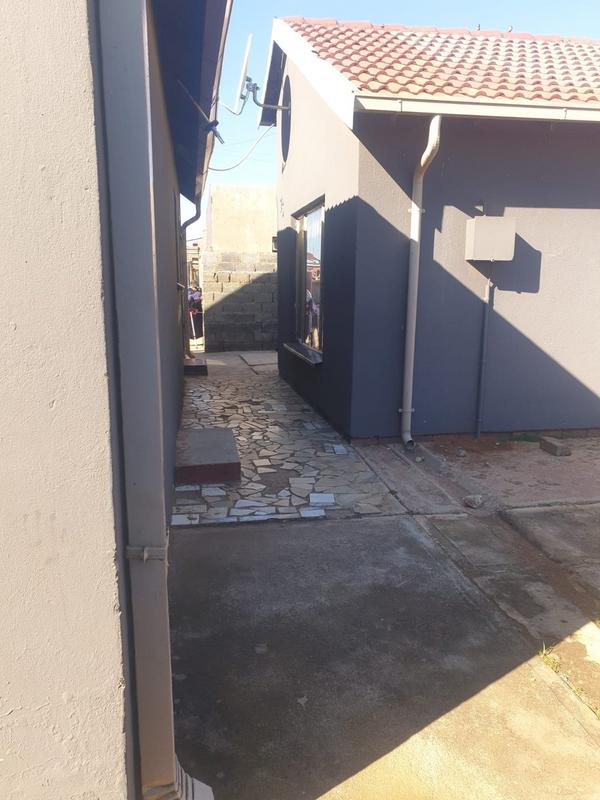 To Let 3 Bedroom Property for Rent in Dobsonville Gardens Gauteng