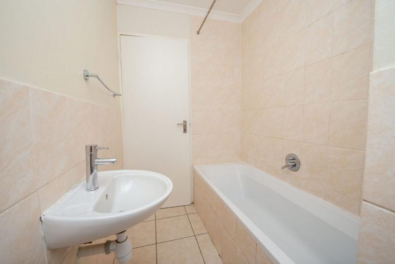 To Let 2 Bedroom Property for Rent in Grand Central Gauteng