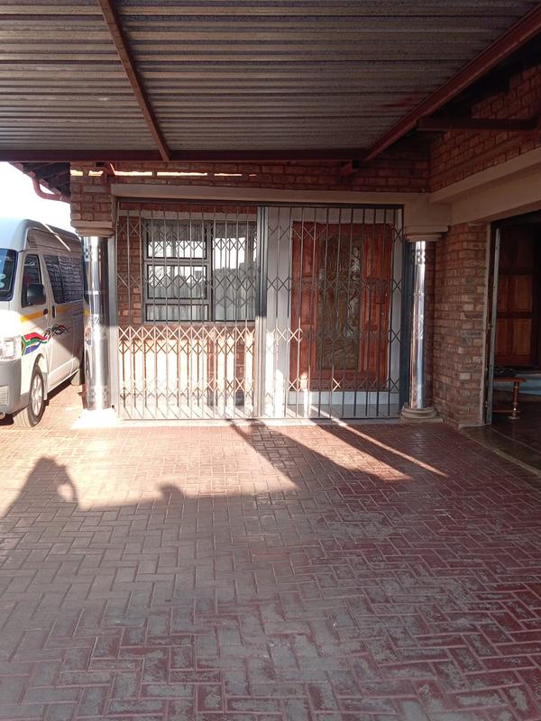 3 Bedroom Property for Sale in Dawn Park Gauteng