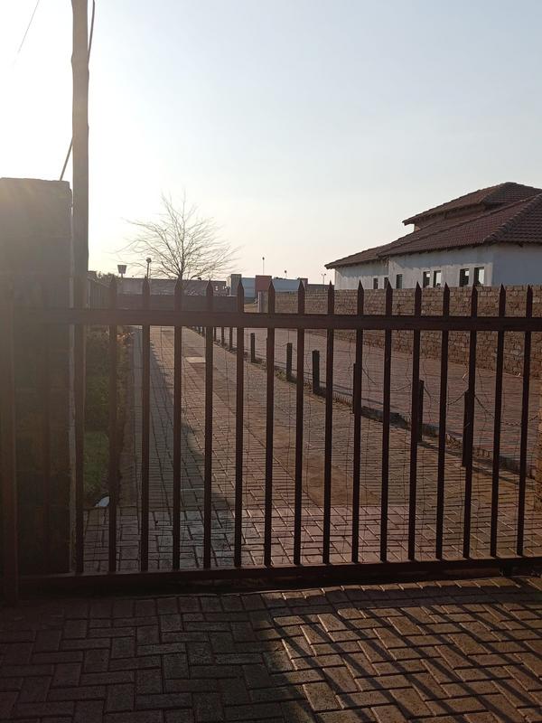 3 Bedroom Property for Sale in Dawn Park Gauteng