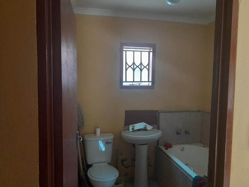 2 Bedroom Property for Sale in Palm Ridge Gauteng