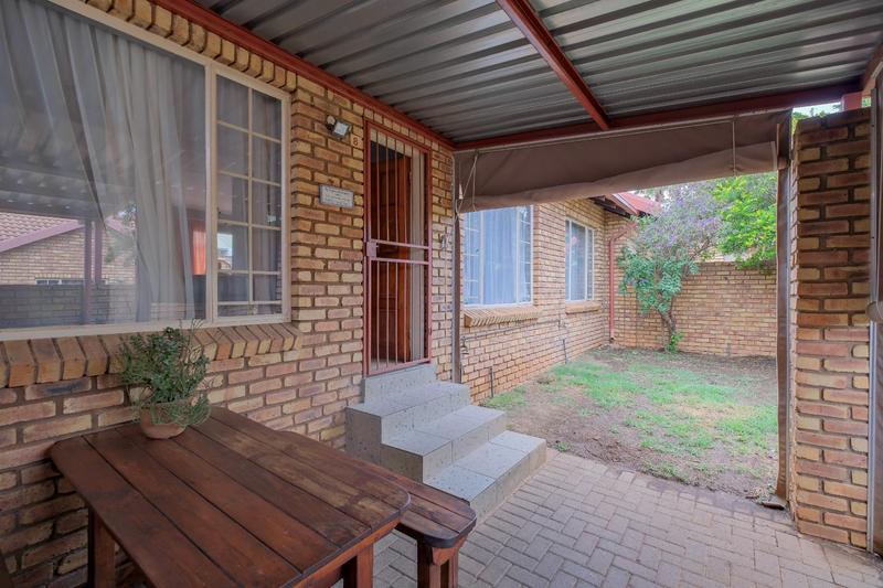 2 Bedroom Property for Sale in Wierdaglen Estate Gauteng