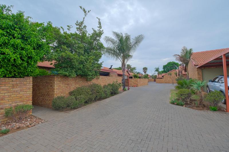 2 Bedroom Property for Sale in Wierdaglen Estate Gauteng