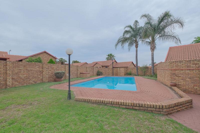 2 Bedroom Property for Sale in Wierdaglen Estate Gauteng