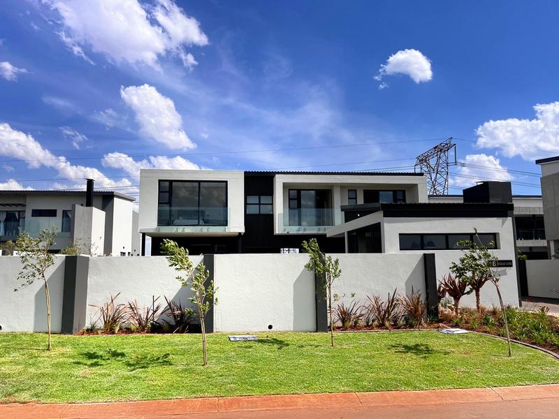 5 Bedroom Property for Sale in Midstream Heights Gauteng