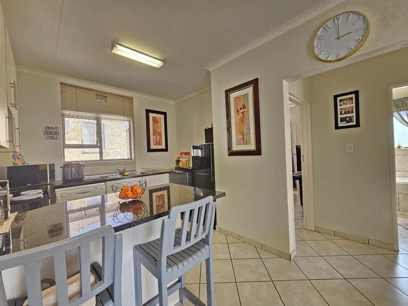 2 Bedroom Property for Sale in Helderkruin Gauteng