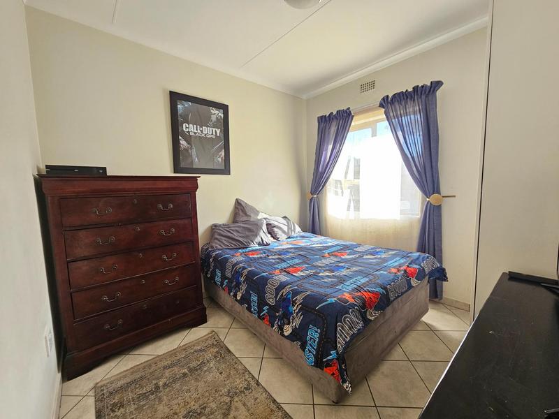 2 Bedroom Property for Sale in Helderkruin Gauteng