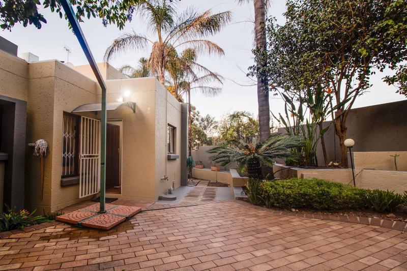 3 Bedroom Property for Sale in Helderkruin Gauteng