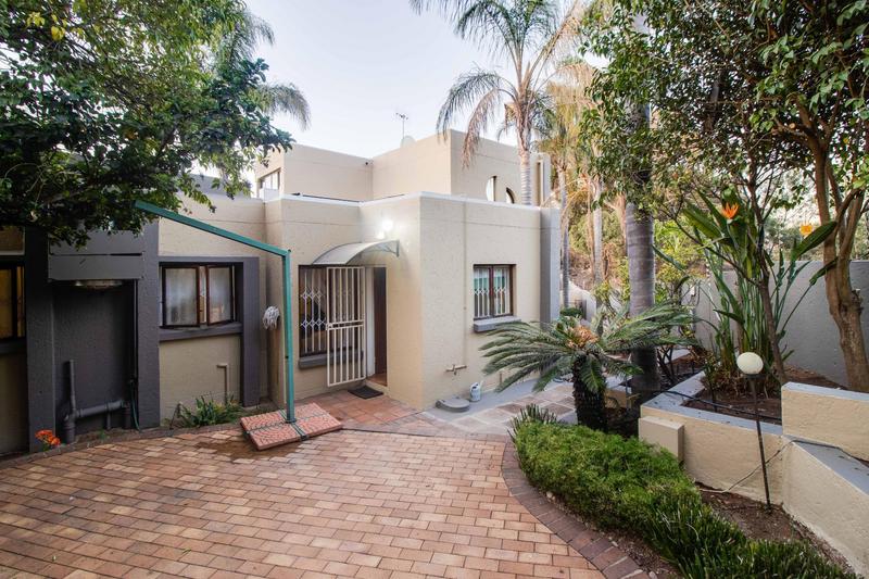 3 Bedroom Property for Sale in Helderkruin Gauteng