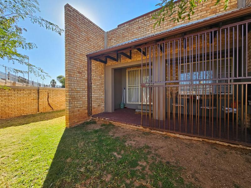 2 Bedroom Property for Sale in Wilgeheuwel Gauteng