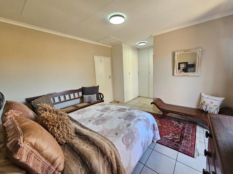 2 Bedroom Property for Sale in Wilgeheuwel Gauteng