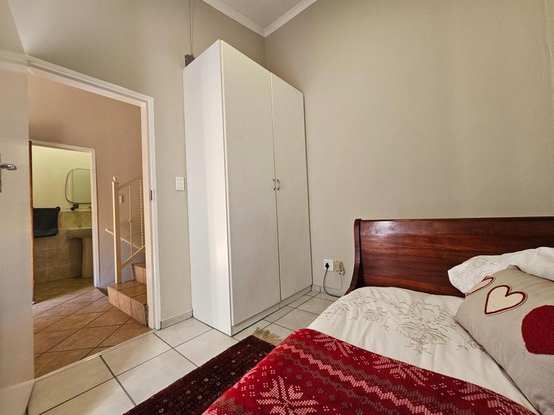 2 Bedroom Property for Sale in Wilgeheuwel Gauteng