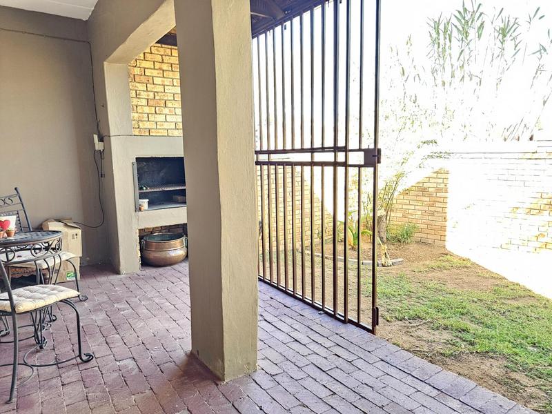 2 Bedroom Property for Sale in Wilgeheuwel Gauteng