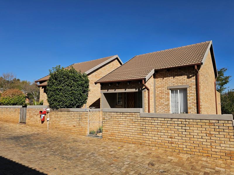 2 Bedroom Property for Sale in Wilgeheuwel Gauteng