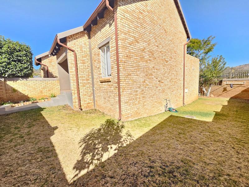 2 Bedroom Property for Sale in Wilgeheuwel Gauteng