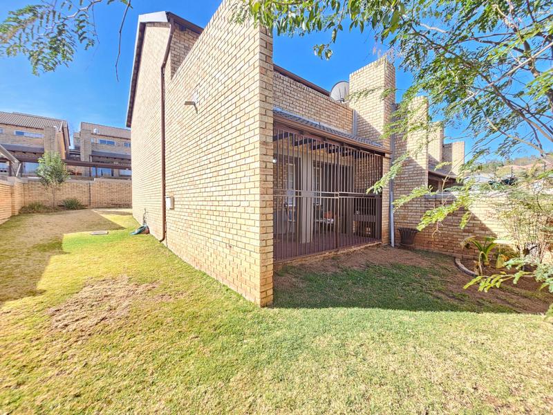 2 Bedroom Property for Sale in Wilgeheuwel Gauteng