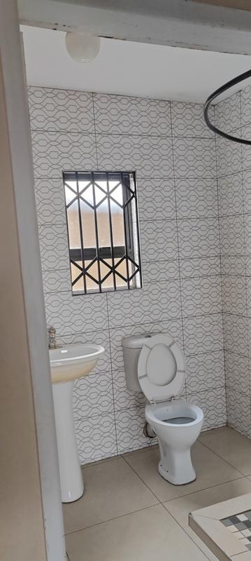 To Let 1 Bedroom Property for Rent in Molapo Gauteng