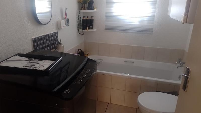 2 Bedroom Property for Sale in Aureus Gauteng