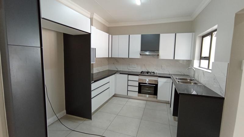 To Let 3 Bedroom Property for Rent in Eldoraigne Gauteng