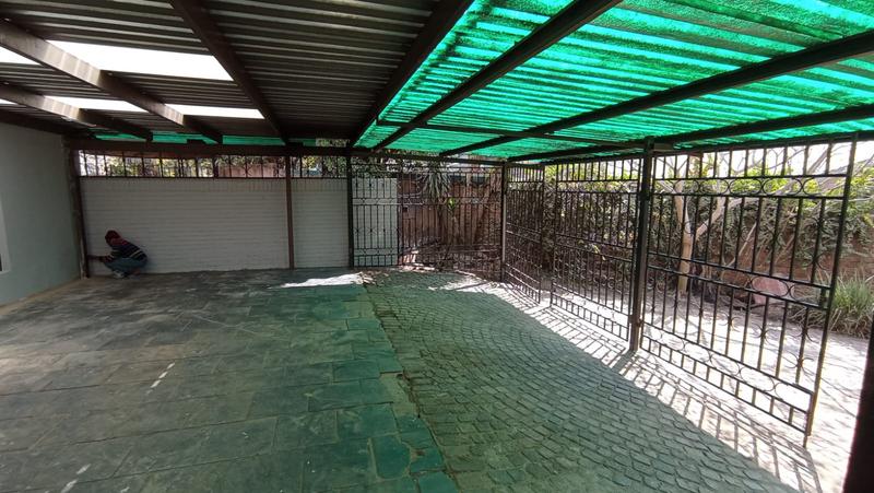 To Let 3 Bedroom Property for Rent in Eldoraigne Gauteng