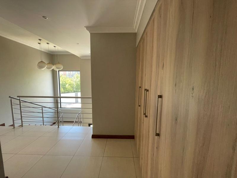 To Let 4 Bedroom Property for Rent in Copperleaf Estate Gauteng