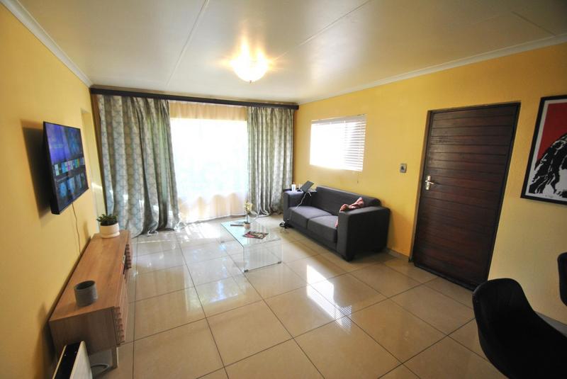 2 Bedroom Property for Sale in Mulbarton Gauteng