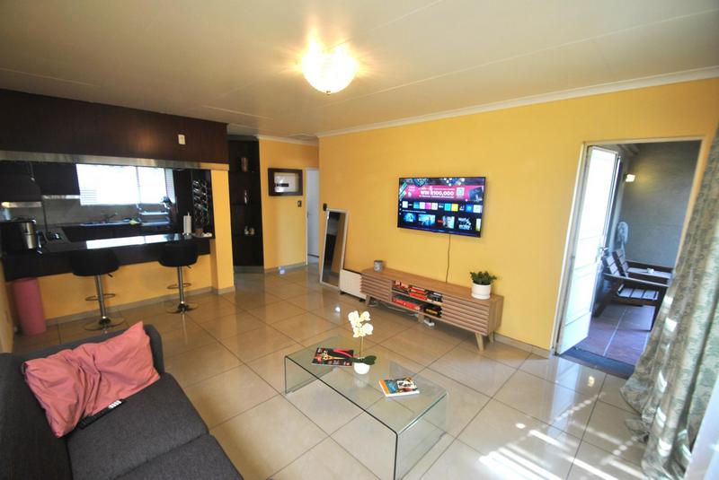 2 Bedroom Property for Sale in Mulbarton Gauteng