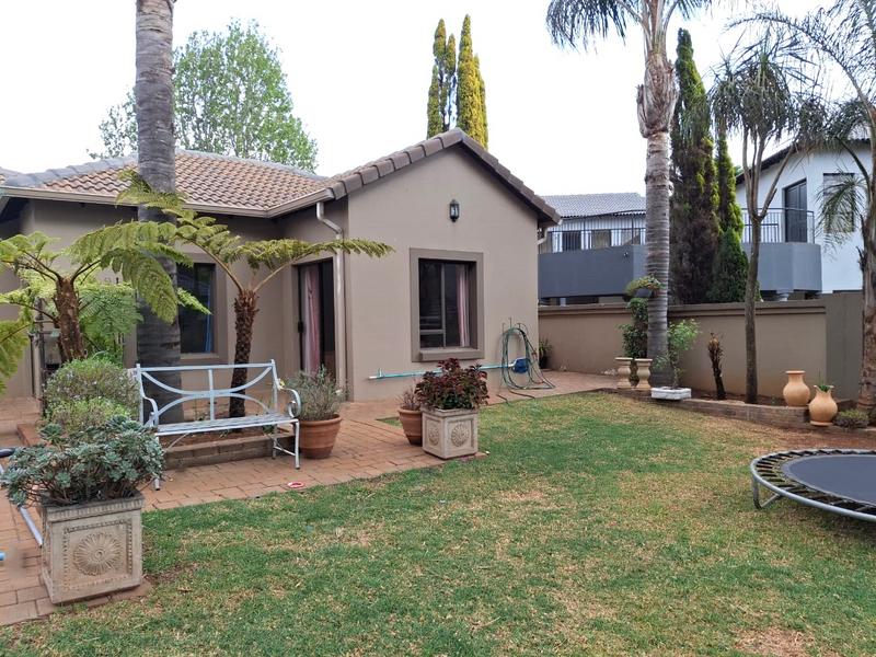 To Let 3 Bedroom Property for Rent in Midstream Estate Gauteng