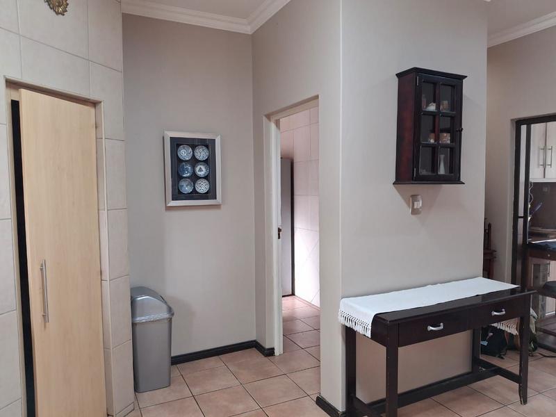 To Let 3 Bedroom Property for Rent in Midstream Estate Gauteng