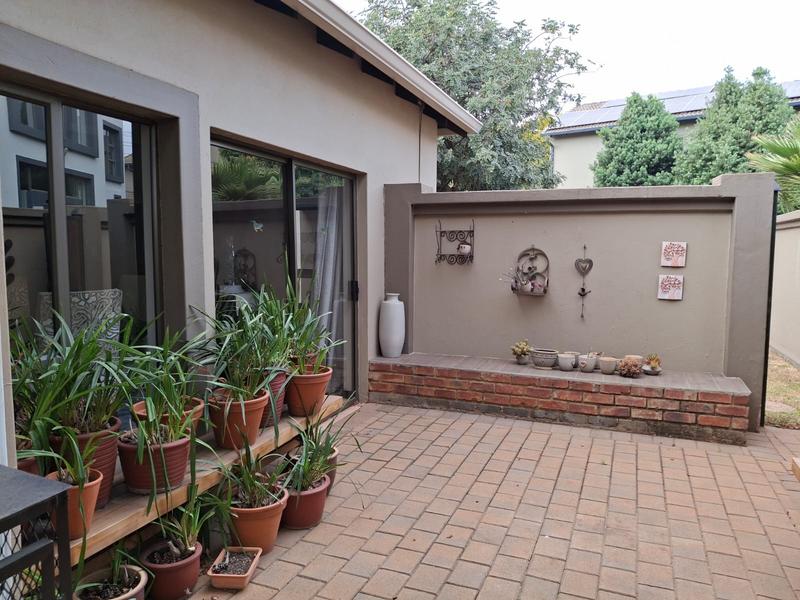 To Let 3 Bedroom Property for Rent in Midstream Estate Gauteng