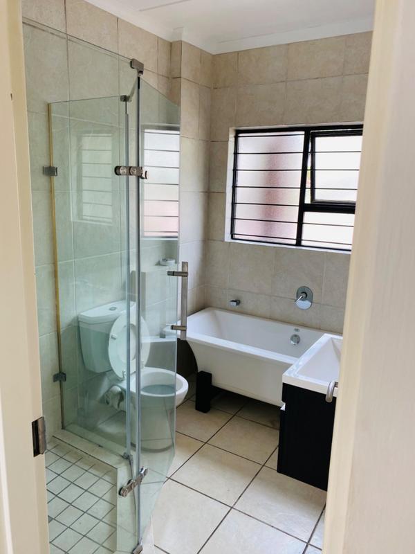 To Let 2 Bedroom Property for Rent in North Riding Gauteng