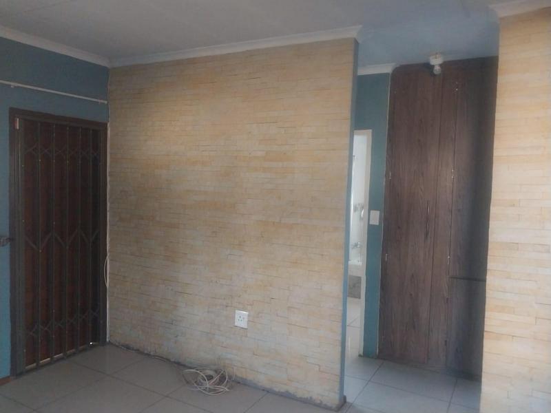 2 Bedroom Property for Sale in Heatherview Gauteng