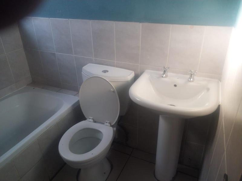 2 Bedroom Property for Sale in Heatherview Gauteng