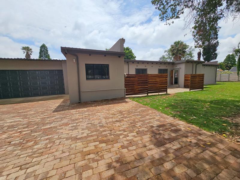 3 Bedroom Property for Sale in Aston Manor Gauteng