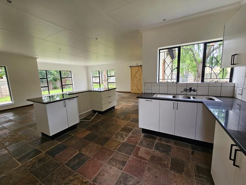 3 Bedroom Property for Sale in Aston Manor Gauteng