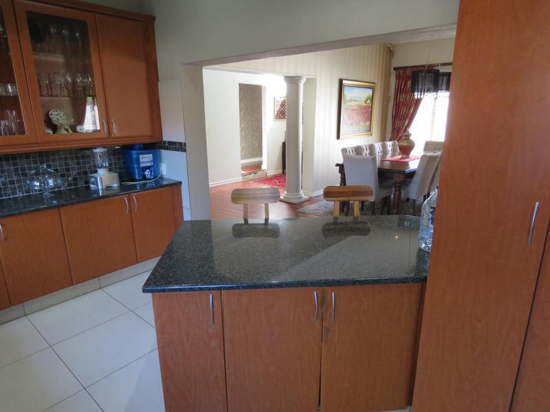 To Let 5 Bedroom Property for Rent in Beverley Gauteng