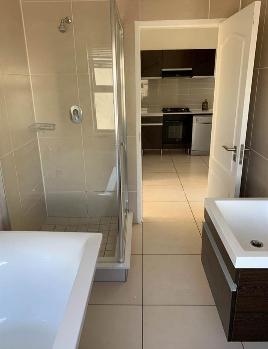 To Let 1 Bedroom Property for Rent in Fourways Gauteng