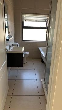 To Let 1 Bedroom Property for Rent in Fourways Gauteng