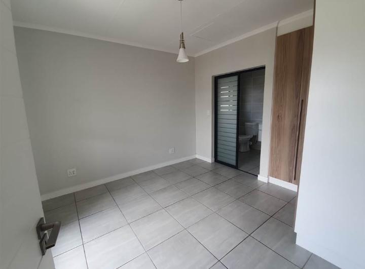 To Let 1 Bedroom Property for Rent in Waterfall Gauteng