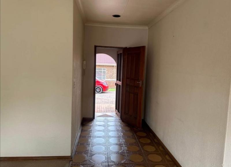 To Let 3 Bedroom Property for Rent in Van Riebeeck Park Gauteng