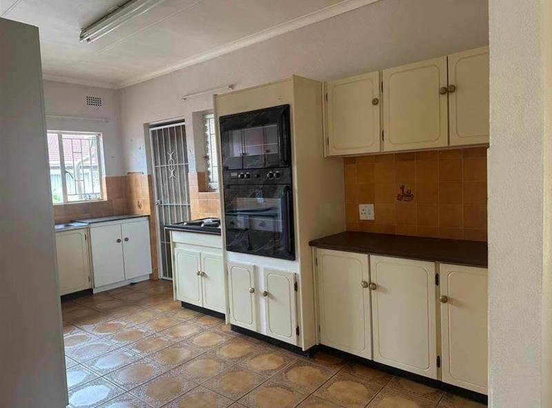 To Let 3 Bedroom Property for Rent in Van Riebeeck Park Gauteng