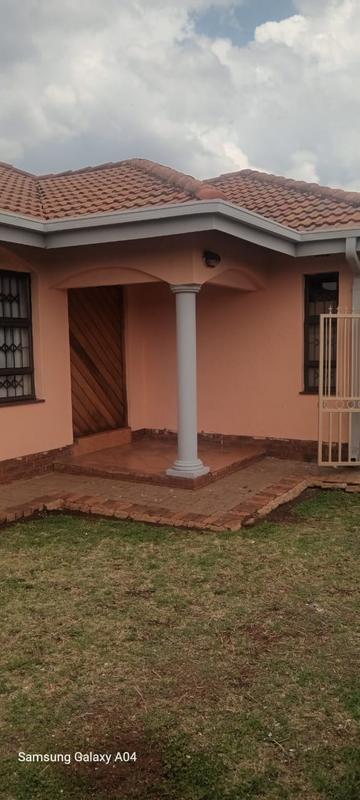 3 Bedroom Property for Sale in Vosloorus Ext 13 Gauteng