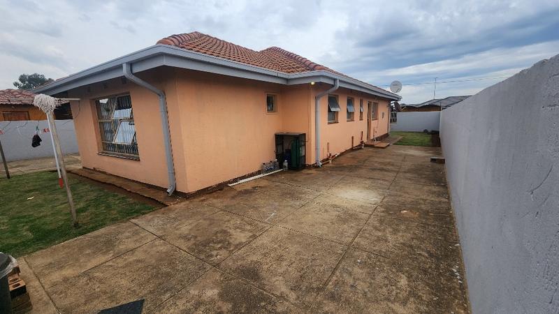 3 Bedroom Property for Sale in Vosloorus Ext 13 Gauteng