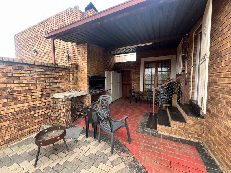 3 Bedroom Property for Sale in Kenleaf Gauteng